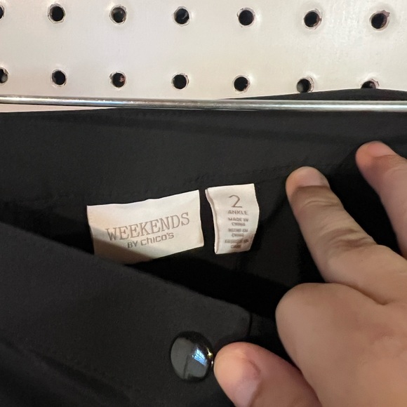 Weekends by Chico’s snap button pants - Picture 3 of 3